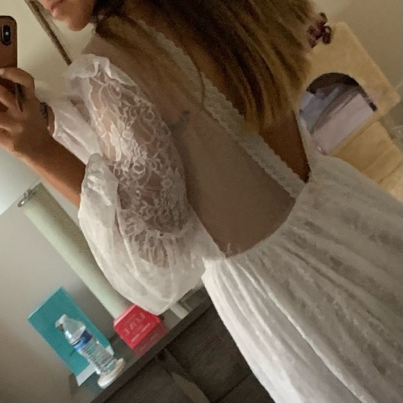 Wedding dress NEVER worn size small from Argentinian designer Natalia Antolin - Picture 6 of 9